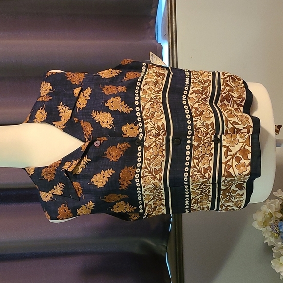 NWT Abria button down top - Picture 2 of 10